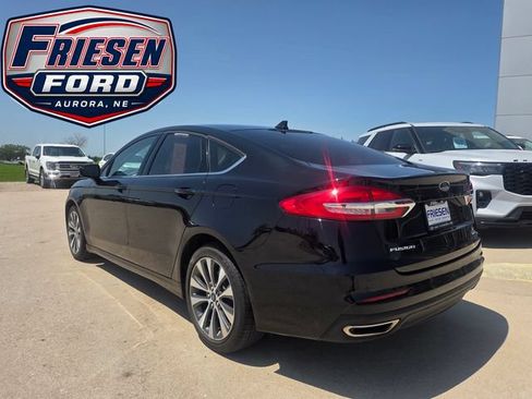 Used 2019 Ford Fusion SE AWD/4WD image 5