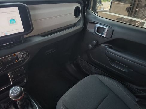 Used 2024 Jeep Wrangler Sport AWD/4WD image 29