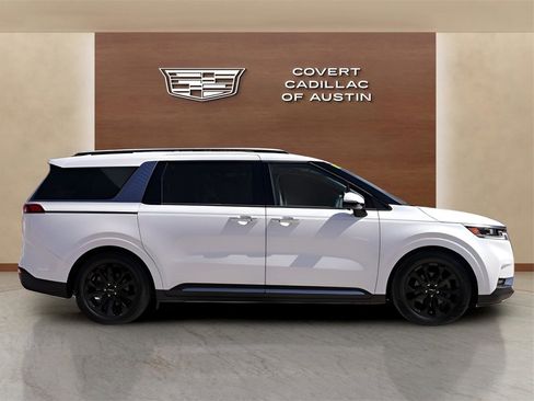 Used 2023 Kia Carnival SX Prestige image 5