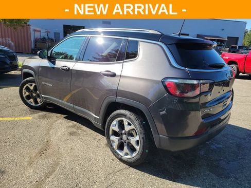 Used 2019 Jeep Compass Limited AWD/4WD image 5