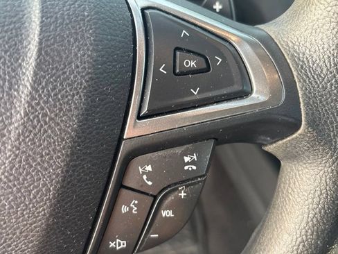 Used 2017 Ford Fusion SE w/ Fusion SE Technology Package FWD image 20