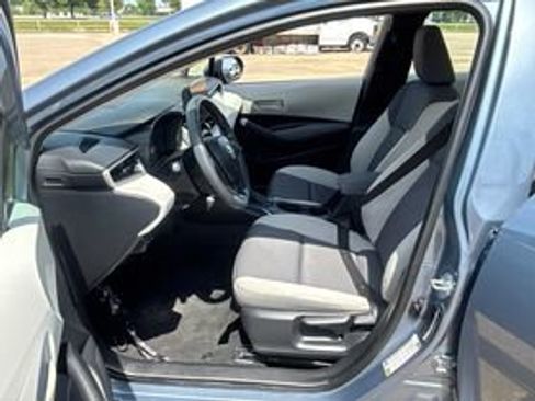 Used 2024 Toyota Corolla LE FWD image 5