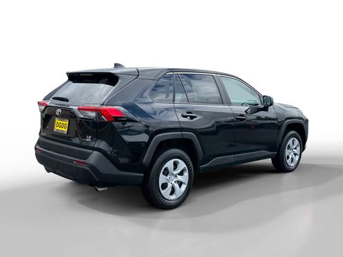 Used 2024 Toyota RAV4 LE image 5
