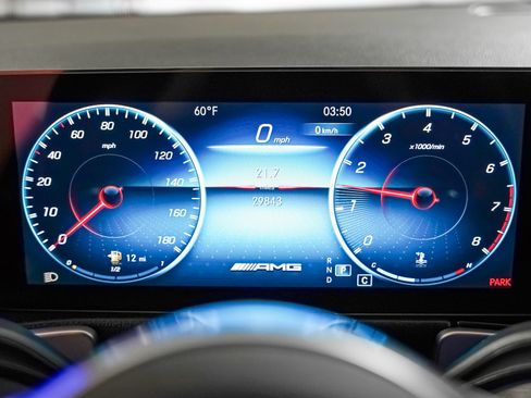 Certified 2022 Mercedes-Benz GLB 35 AMG 4MATIC image 17