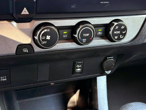 Used 2019 Toyota Tacoma SR RWD image 17