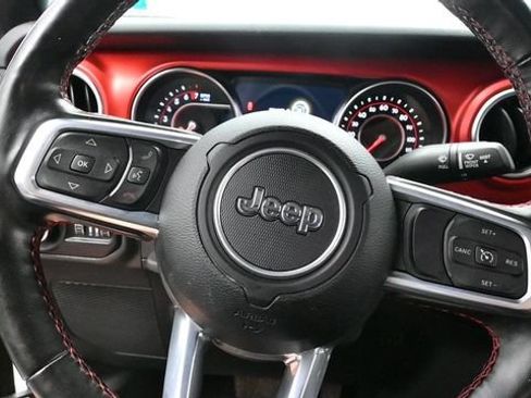 Used 2021 Jeep Gladiator Rubicon AWD/4WD image 15