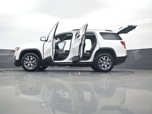 Used 2023 GMC Acadia SLT w/ Technology Package AWD/4WD image 47
