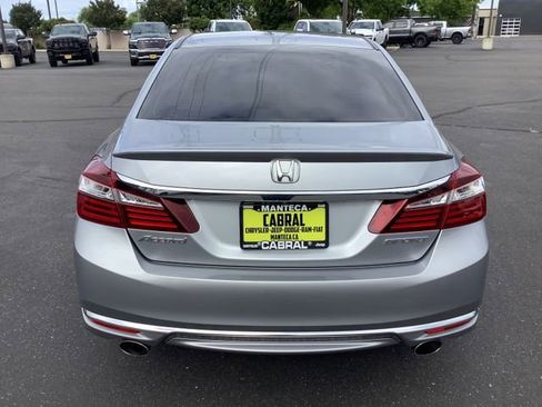 Used 2017 Honda Accord Sport image 25