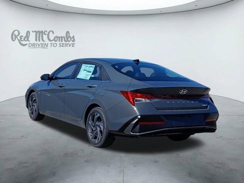 New 2026 Hyundai Elantra Limited FWD image 3