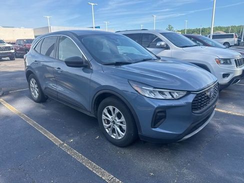 Used 2024 Ford Escape Active w/ Cold Weather Package FWD image 2