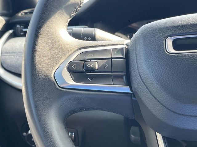 Used 2024 Jeep Compass Latitude AWD/4WD image 29