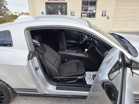 Used 2011 Ford Mustang Coupe w/ 101A Rapid Spec Order Code image 23