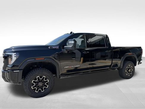 Used 2025 GMC Sierra 2500 AT4X AWD/4WD image 3
