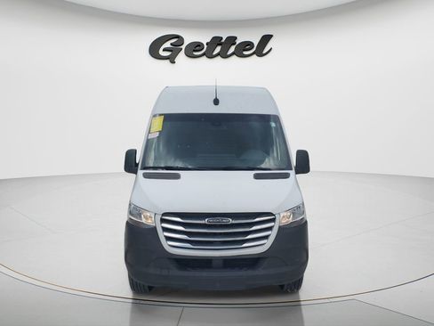 Used 2021 Freightliner Sprinter 2500 RWD image 2