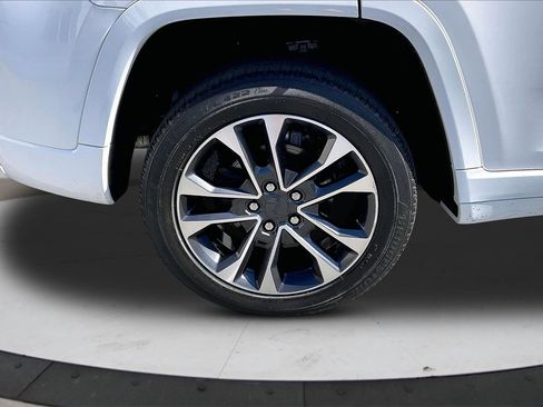 Certified 2023 Jeep Grand Cherokee Overland w/ Luxury Tech Group IV image 38