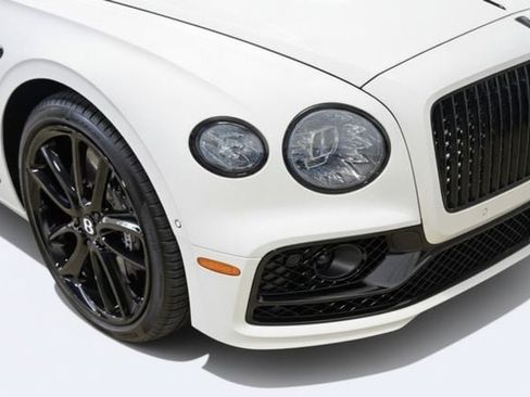 Used 2024 Bentley Flying Spur V8 AWD/4WD image 10