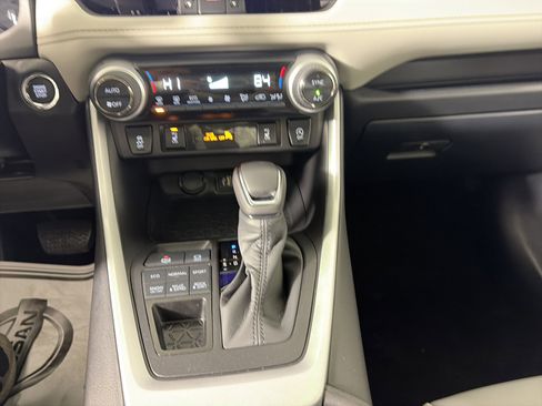 Used 2025 Toyota RAV4 XLE Premium image 30