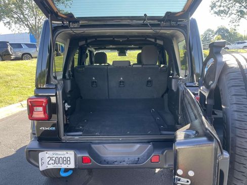 Used 2024 Jeep Wrangler Unlimited Sahara AWD/4WD image 8