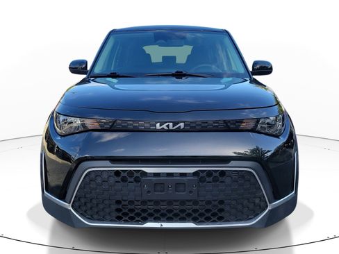 Used 2025 Kia Soul LX w/ LX Technology Package FWD image 2