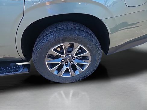 Used 2023 Chevrolet Tahoe Z71 w/ Luxury Package image 11