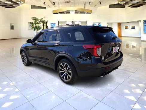 Used 2023 Ford Explorer ST-Line w/ Class IV Trailer Tow Package image 5