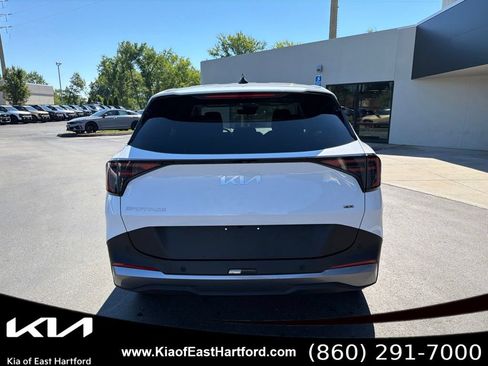 New 2026 Kia Sportage LX w/ LX Convenience Package AWD/4WD image 9