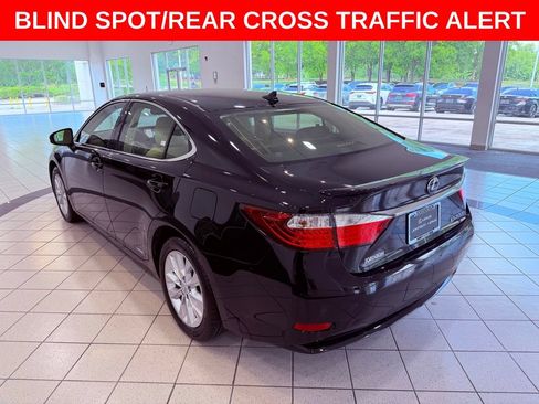 Used 2014 Lexus ES 300h w/ Luxury Package w/Bamboo Trim FWD image 5