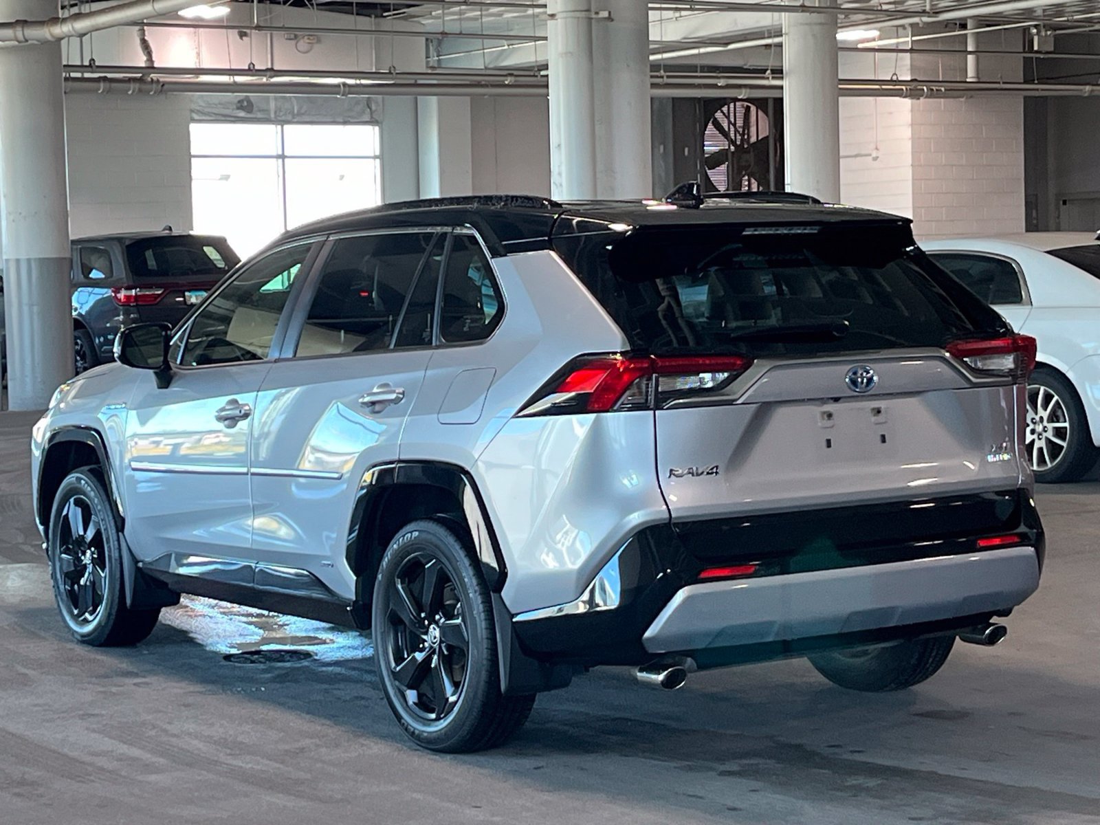Used 2020 Toyota RAV4 XSE w/ XSE Grade Weather Package AWD/4WD image 8