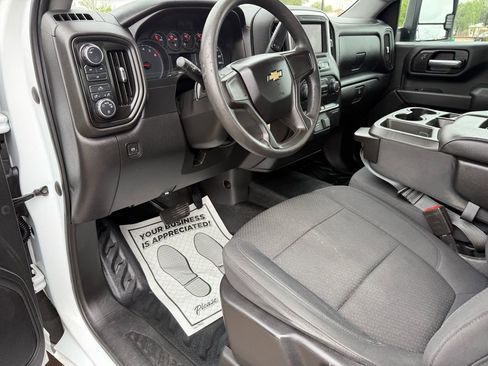Used 2020 Chevrolet Silverado 2500 W/T AWD/4WD image 32