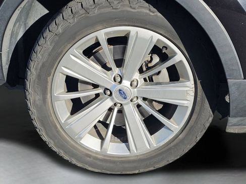 Used 2019 Ford Explorer Limited w/ Class III Trailer Tow Package image 19