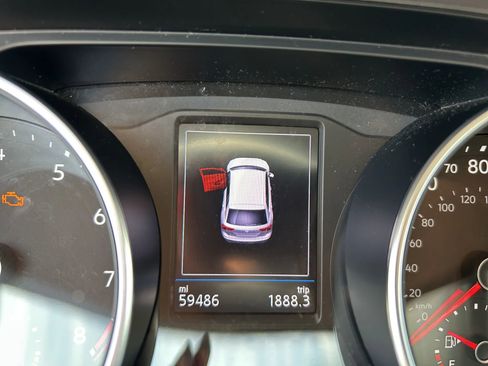 Used 2021 Volkswagen Tiguan SE image 16