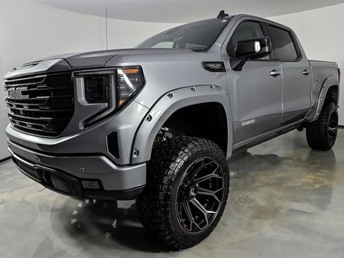 Used 2025 GMC Sierra 1500 Elevation w/ Elevation Premium Package AWD/4WD image 5