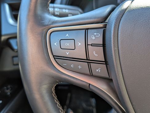 Used 2020 Lexus UX 250h w/ Premium Package image 22