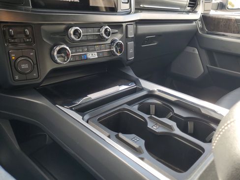 Certified 2024 Ford F250 Lariat w/ Lariat Ultimate Package image 27