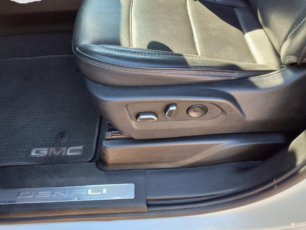 Used 2022 GMC Yukon Denali AWD/4WD image 22