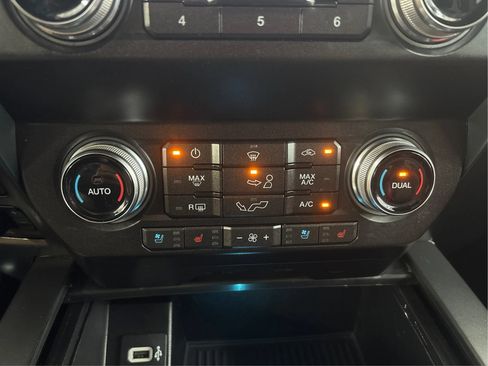 Used 2019 Ford F150 Lariat w/ Equipment Group 502A Luxury AWD/4WD image 37