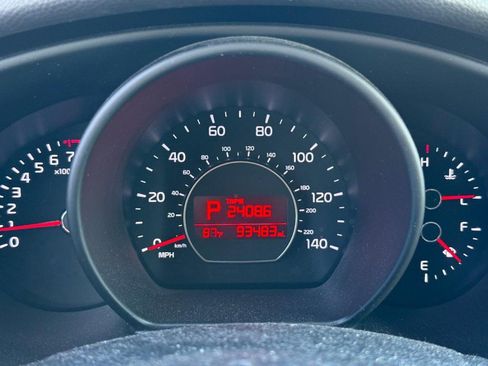 Used 2019 Kia Soul + FWD image 23