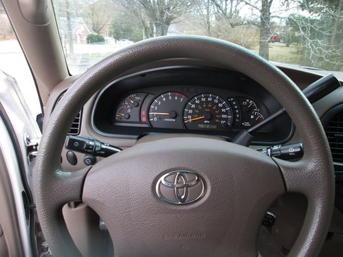 Used 2003 Toyota Tundra SR5 image 11