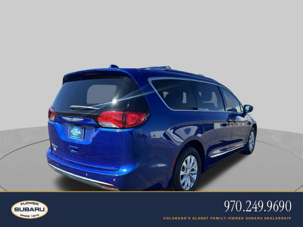 Used 2019 Chrysler Pacifica Touring-L w/ Advanced Safetytec Group FWD image 7