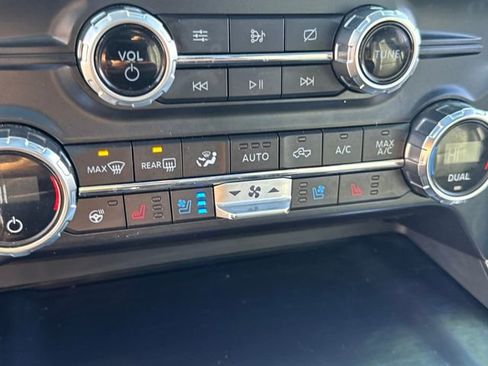 Used 2021 Ford F150 Lariat w/ Equipment Group 502A High image 20