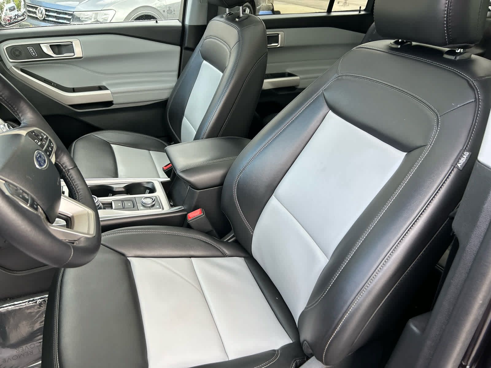 Used 2024 Ford Explorer XLT w/ Equipment Group 202A AWD/4WD image 13