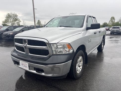 Used 2018 RAM 1500 ST w/ SXT Appearance Group AWD/4WD image 2