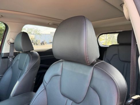 Certified 2025 Kia Sorento EX w/ Panoramic Sunroof Package FWD image 11