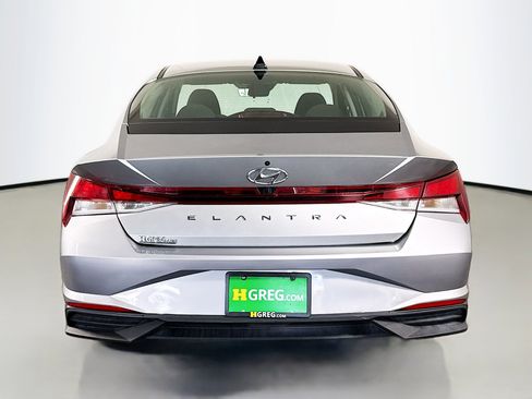 Used 2023 Hyundai Elantra SEL w/ Preferred Accessory Package image 8