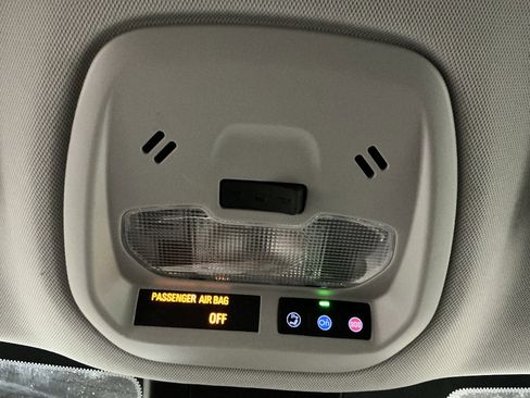 Used 2025 Chevrolet Trax ACTIV FWD image 18