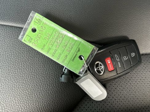Used 2024 Toyota Grand Highlander XLE FWD image 31