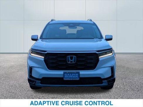 New 2025 Honda Pilot Touring image 3