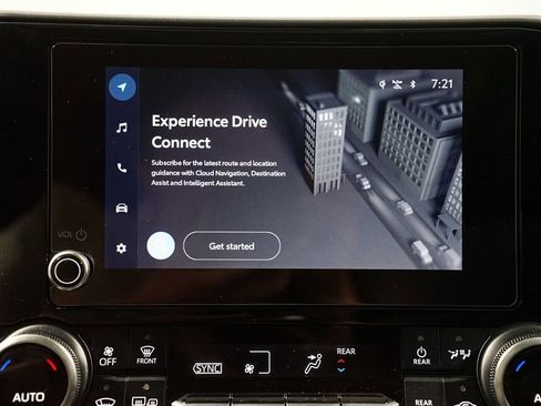 Certified 2024 Toyota Highlander XLE FWD image 17