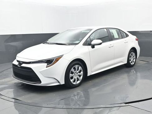 Used 2024 Toyota Corolla LE image 22