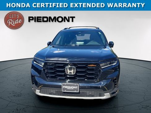 Used 2025 Honda Pilot TrailSport image 3